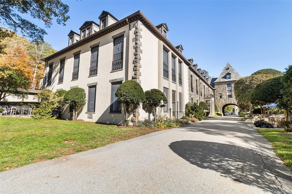 Unit for sale at 341 Furnace Dock Road, Cortlandt, NY 10567