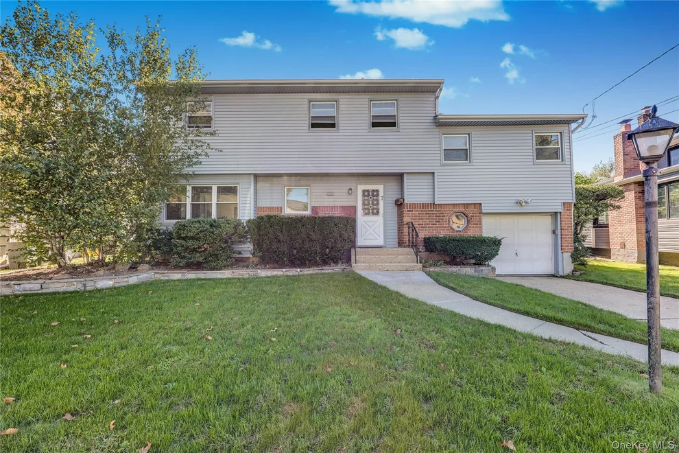 Unit for sale at 7 Park Circle, Hempstead, NY 11516