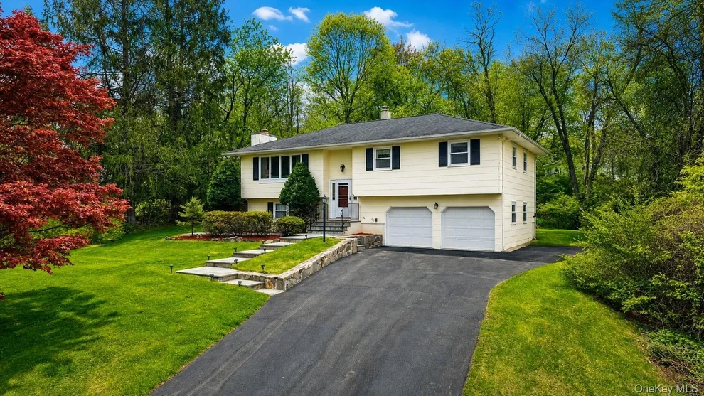 Unit for sale at 3 Valerie Lane, Carmel, NY 10541