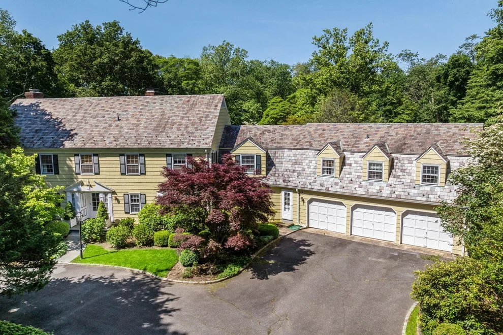 Unit for sale at 24 Wellington Road, Oyster Bay, NY 11560