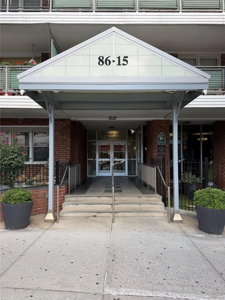 86-15 Broadway