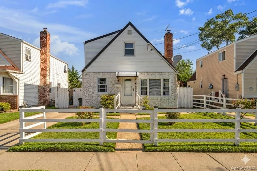 Unit for sale at 195 Alabama Avenue, Hempstead, NY 11550