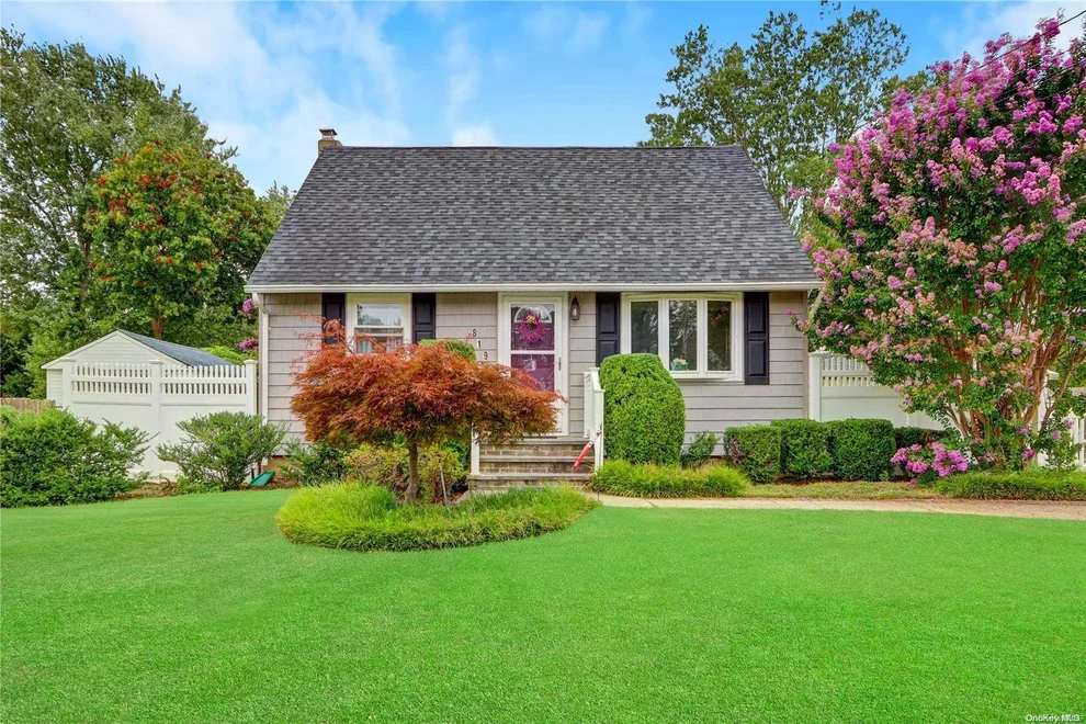 Unit for sale at 819 Bay Shore Avenue, Islip, NY 11795