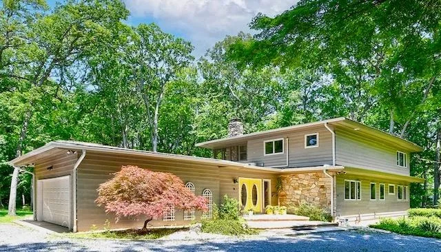 Unit for sale at 2 Wooded Court, Huntington, NY 11743