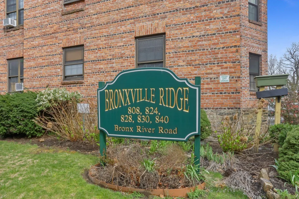 Unit for sale at 808 Bronx River, Yonkers, NY 10708