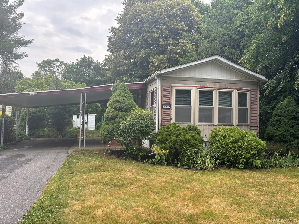 Unit for sale at 101 West Lane, Riverhead, NY 11901