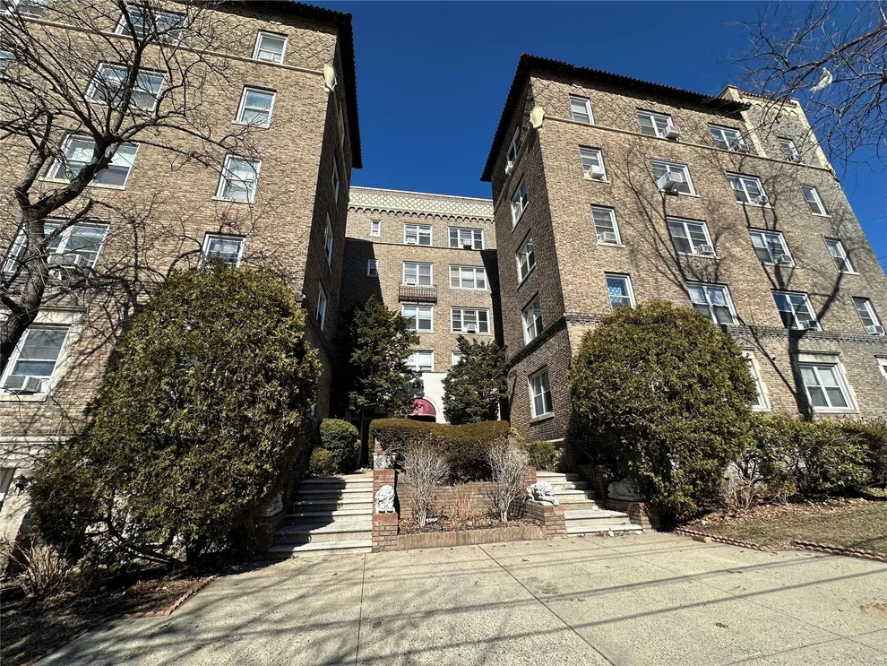 Unit for sale at 151 E Prospect Avenue, Mount Vernon, NY 10550