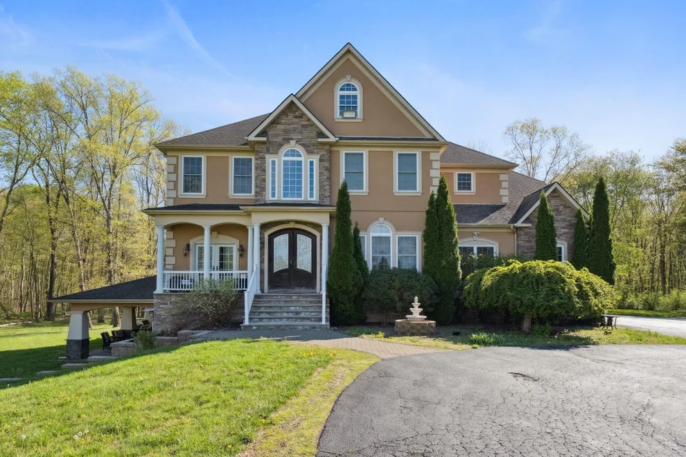 Unit for sale at 10 Todd Hill Road, Poughkeepsie (Town), NY 12603