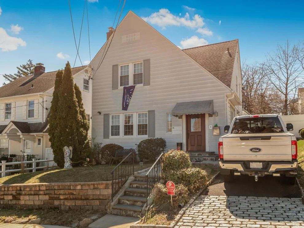 Unit for sale at 34 Kinross Place, Yonkers, NY 10703