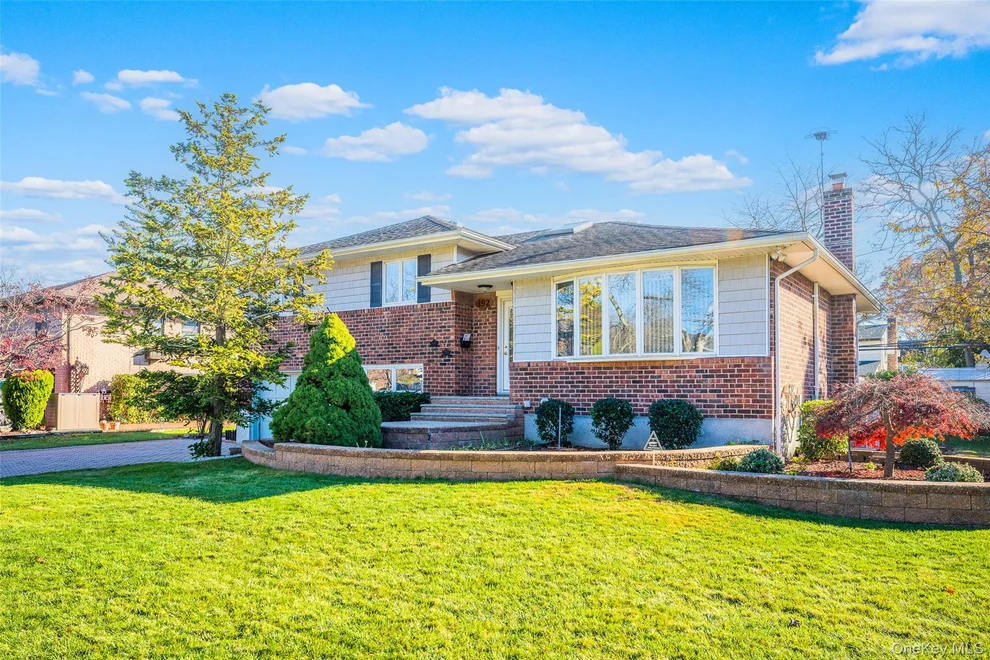 Unit for sale at 192 Birch Drive, North Hempstead, NY 11040