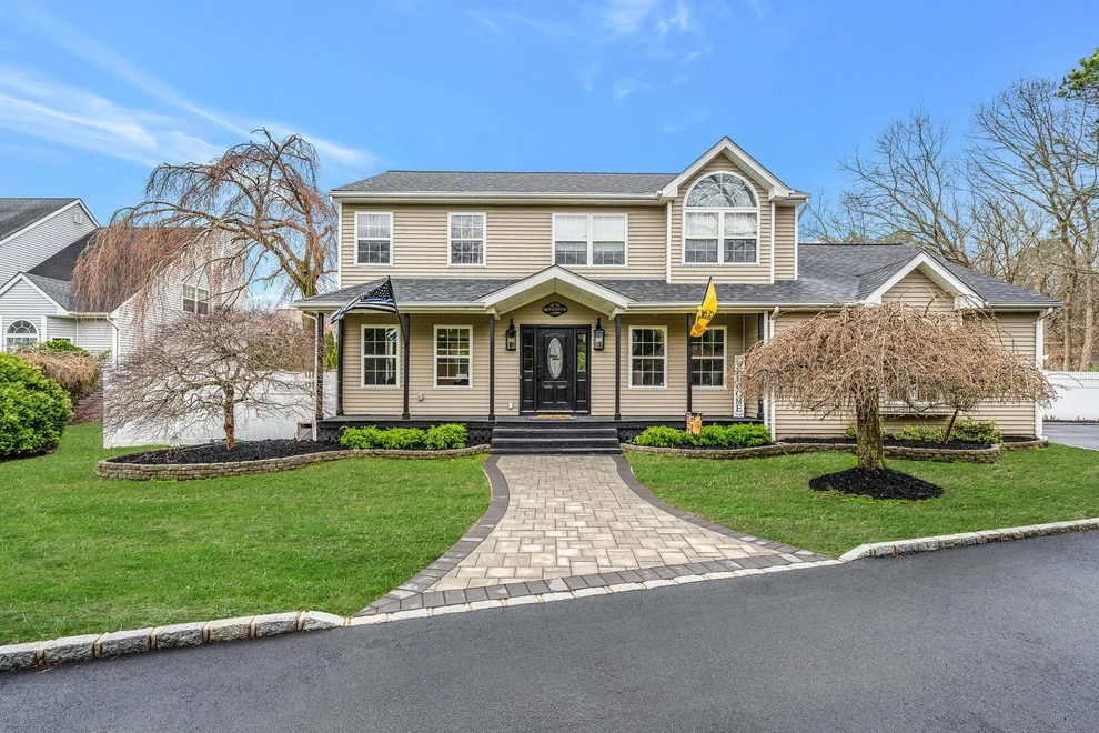 Unit for sale at 6 Premier Court, Brookhaven, NY 11776