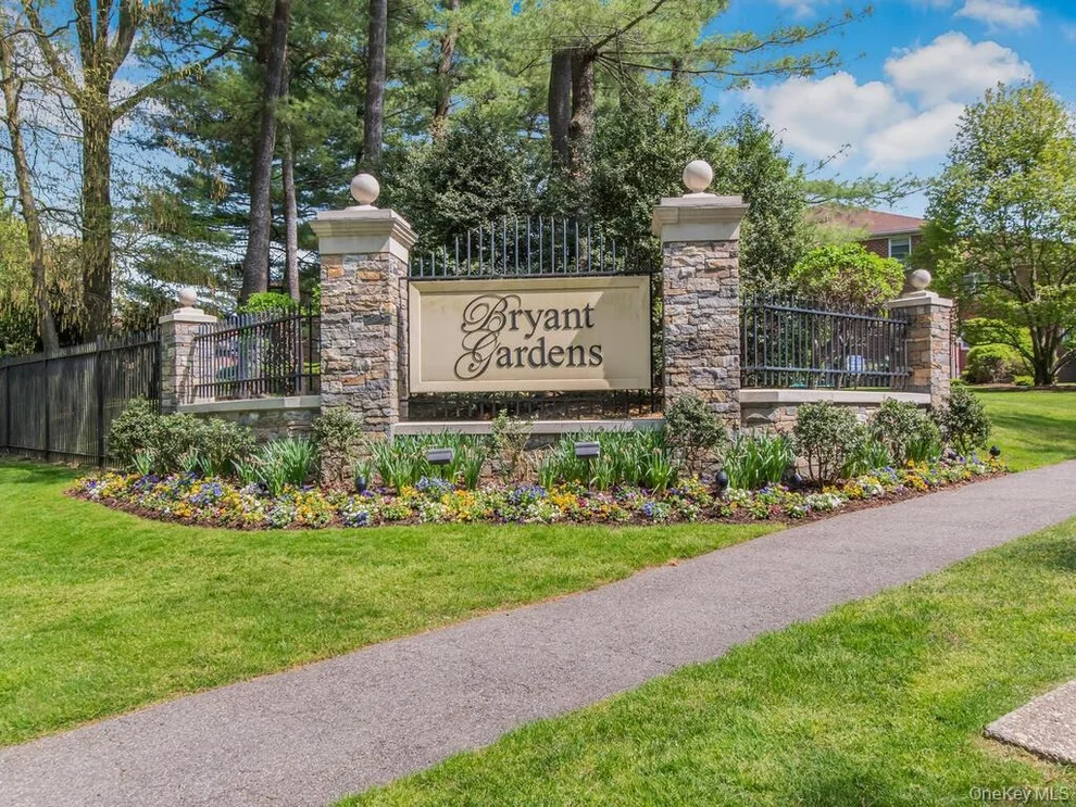 Unit for sale at 10 Bryant Crescent, White Plains, NY 10605