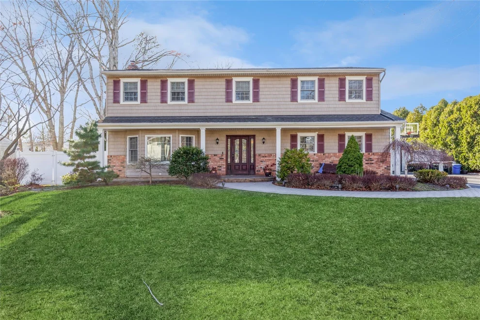 Unit for sale at 12 Meryl Lane, Smithtown, NY 11767