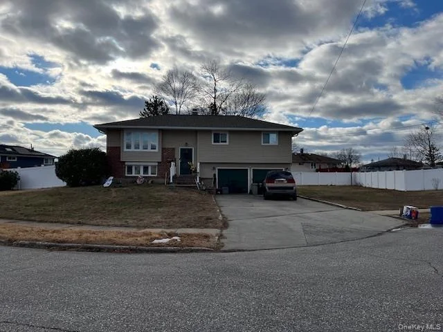 Unit for sale at 6 Bark Court, Babylon, NY 11729