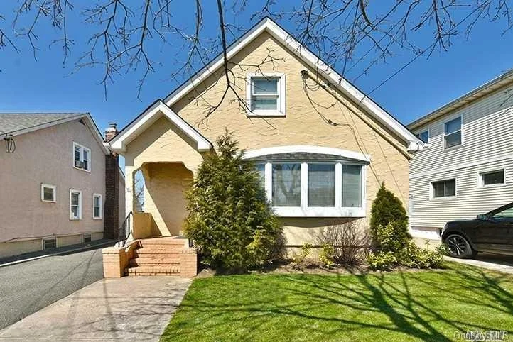 Unit for sale at 1000 Russell Street, Hempstead, NY 11010
