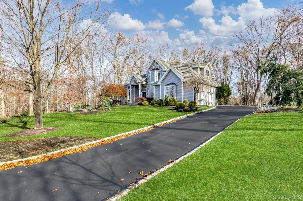 Unit for sale at 6 Wedge Way, Ramapo, NY 10901