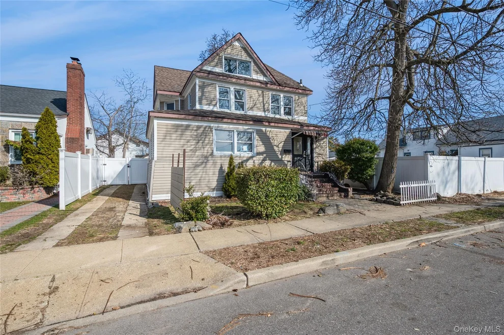 Unit for sale at 5 Church Street, Hempstead, NY 11510
