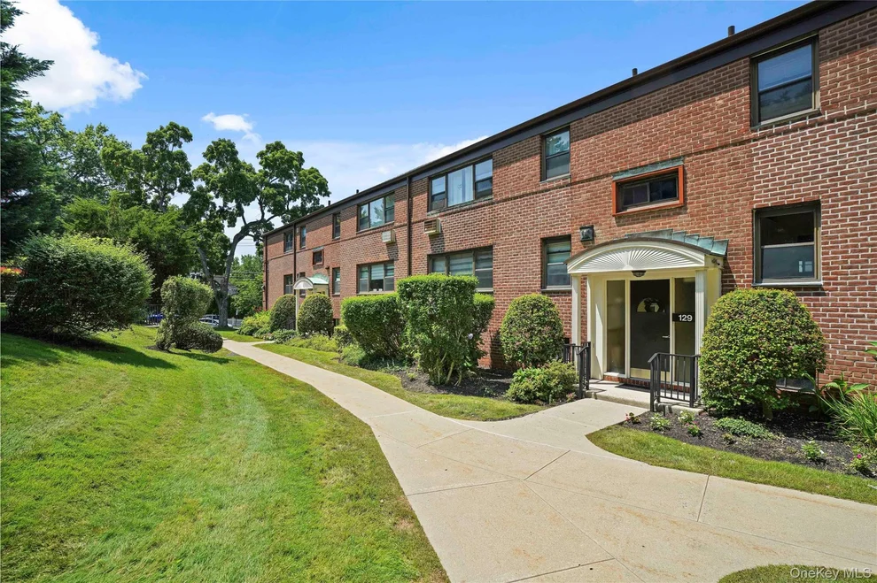 Unit for sale at 129 Beacon Hill Drive, Greenburgh, NY 10522