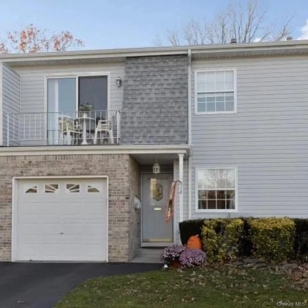 Unit for sale at 336 Commack Road, Babylon, NY 11729