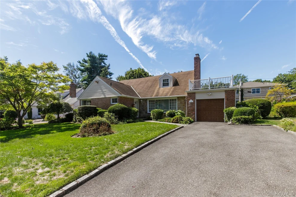 Unit for sale at 13 Linda Road, North Hempstead, NY 11050
