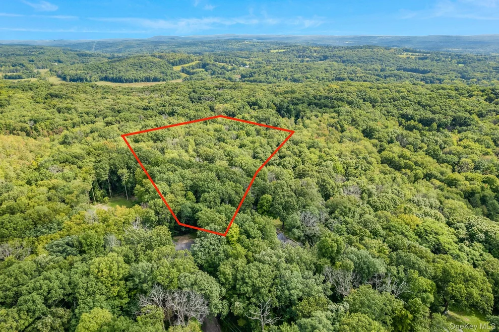 Unit for sale at Contour Lane, Pleasant Valley, NY 12578