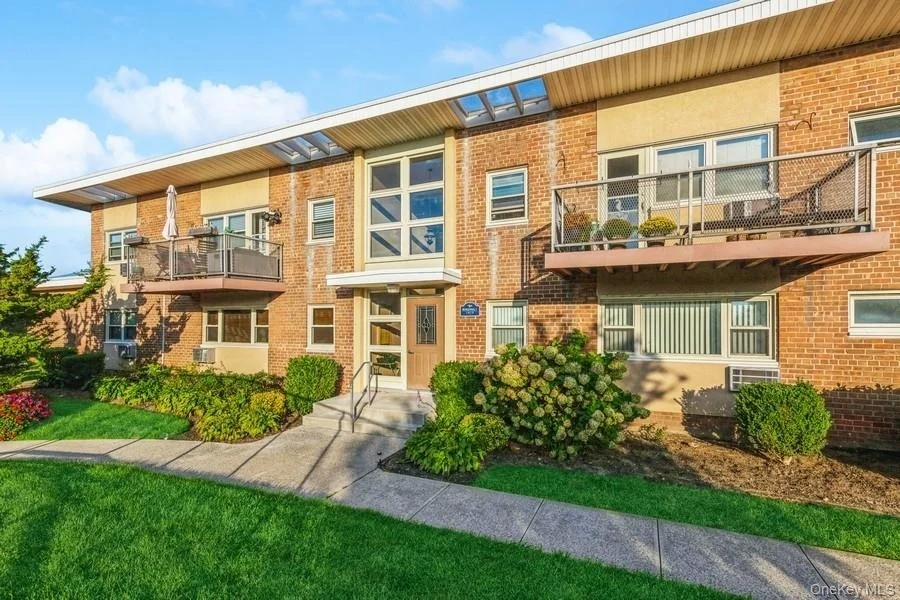 Unit for sale at 4 Rose Street, Hempstead, NY 11572