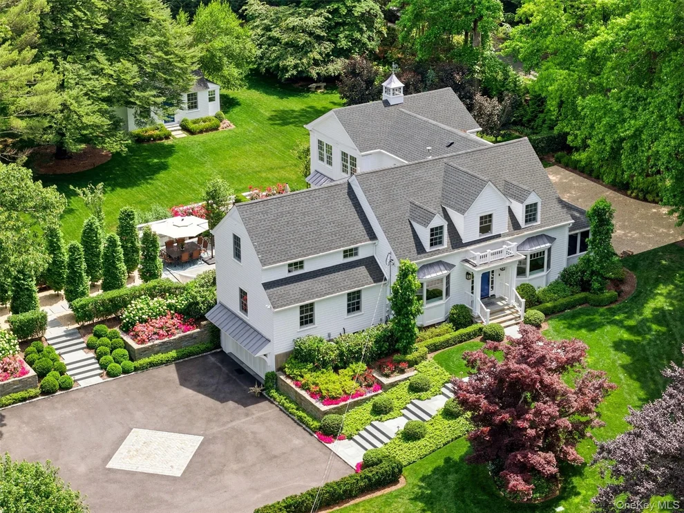 Unit for sale at 1920 Midlane, Oyster Bay, NY 11791