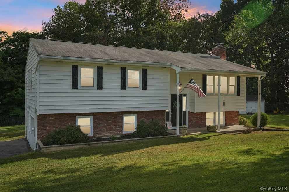 Unit for sale at 35 Schrempp Lane, Shawangunk, NY 12566