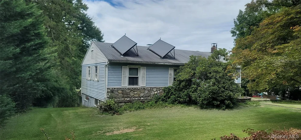 Unit for sale at 121 Sycamore Drive, Cornwall, NY 12553