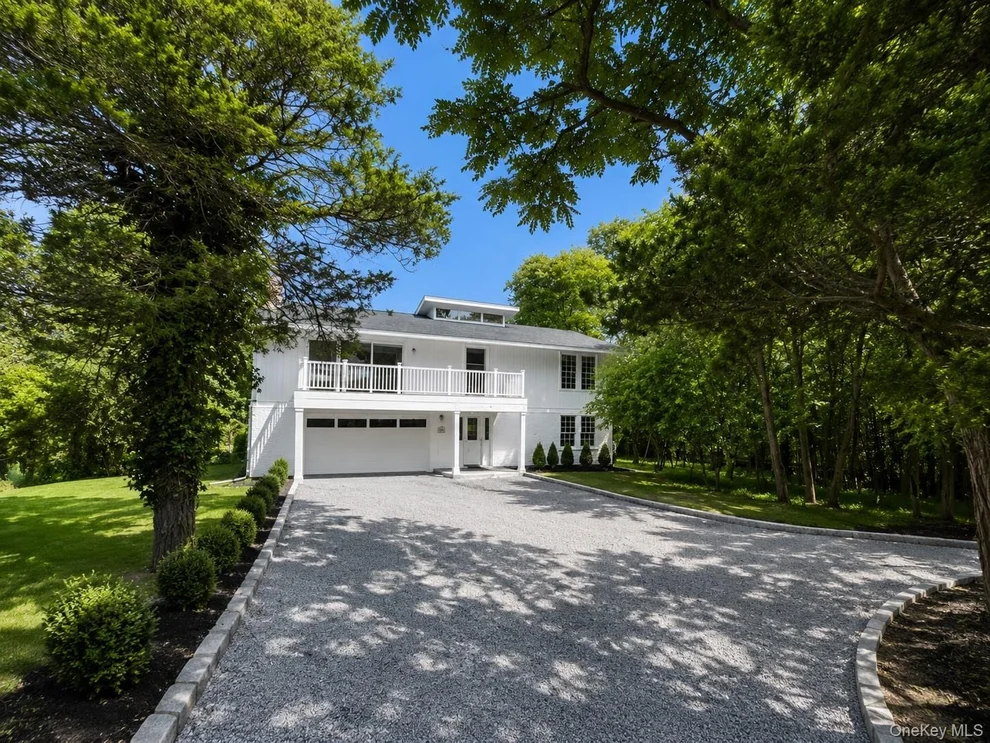 Unit for sale at 3 Beach Plum Drive, Huntington, NY 11768