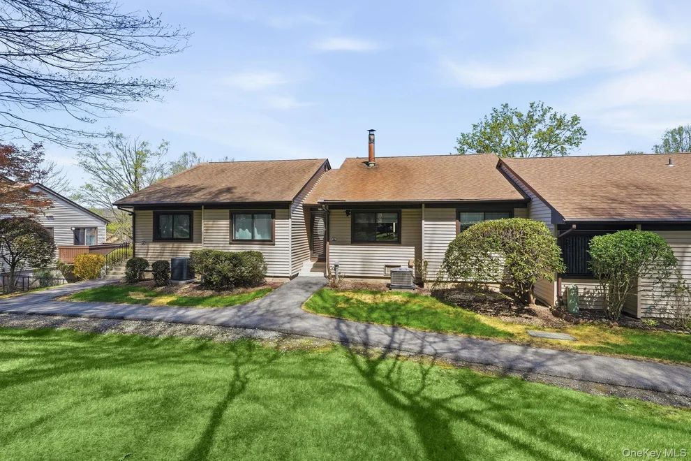 Unit for sale at 67 Independence Court, Yorktown, NY 10598