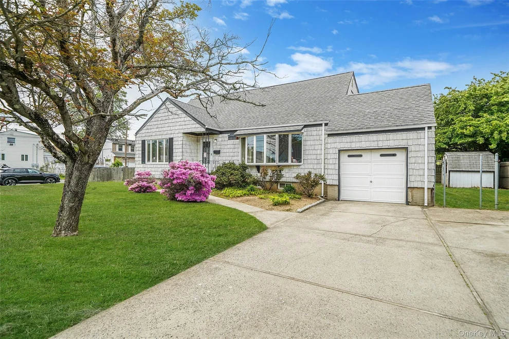Unit for sale at 75 Barnum Street, West Babylon, NY 11704