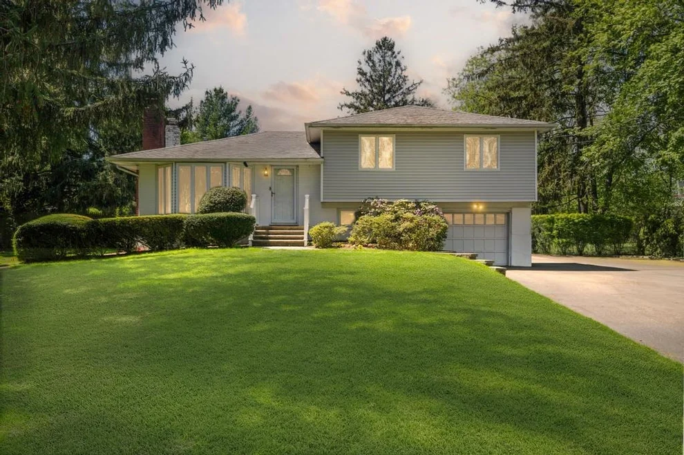 Unit for sale at 17 Duquesne Drive, Huntington, NY 11740