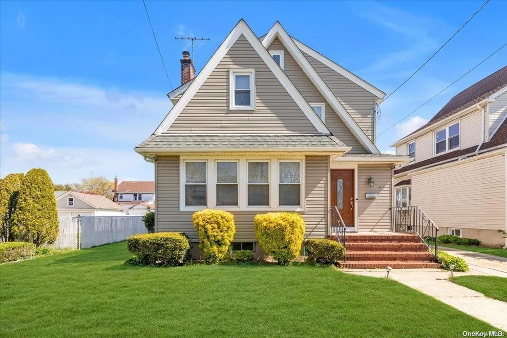 Unit for sale at 57 E Oxford Street, Hempstead, NY 11580