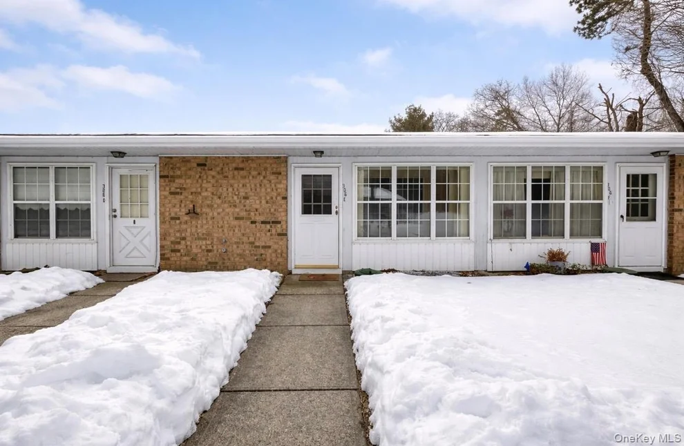 Unit for sale at 306 Torquay Court, Brookhaven, NY 11961