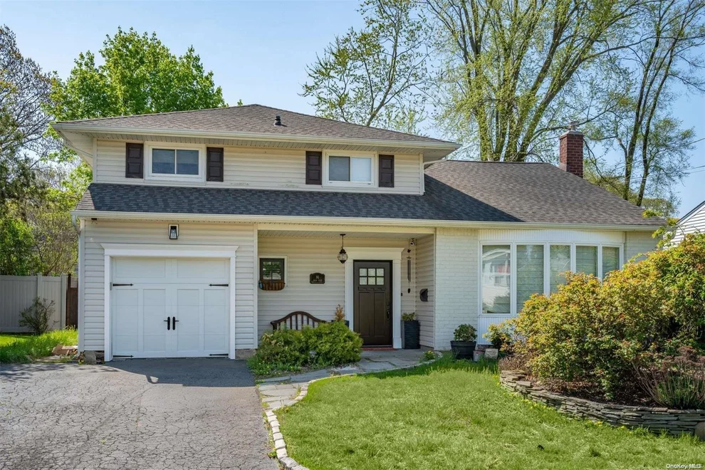 Unit for sale at 14 David Court, Huntington, NY 11746