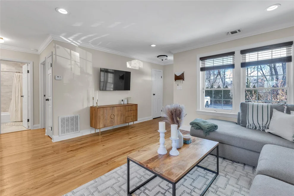 Unit for sale at 57 Whalers Cove, Babylon, NY 11702