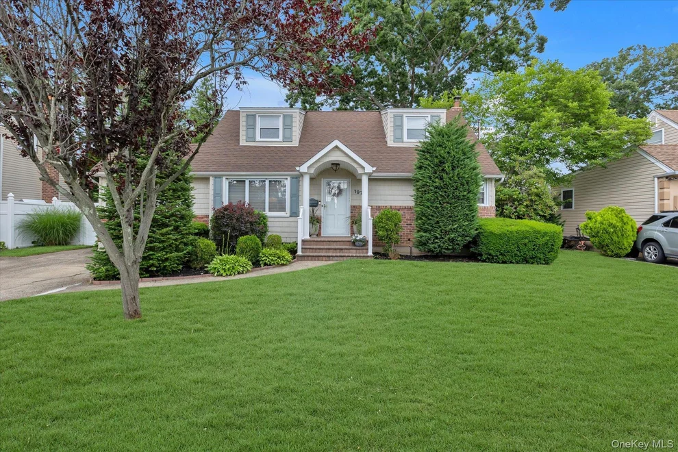 Unit for sale at 197 Walker Street, West Babylon, NY 11704