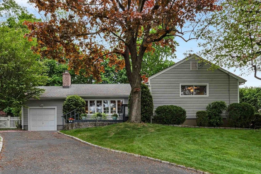 Unit for sale at 3 Columbia Road, Greenburgh, NY 10502