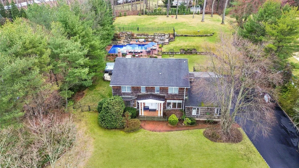 Unit for sale at 9 Suncrest Drive, Huntington, NY 11746