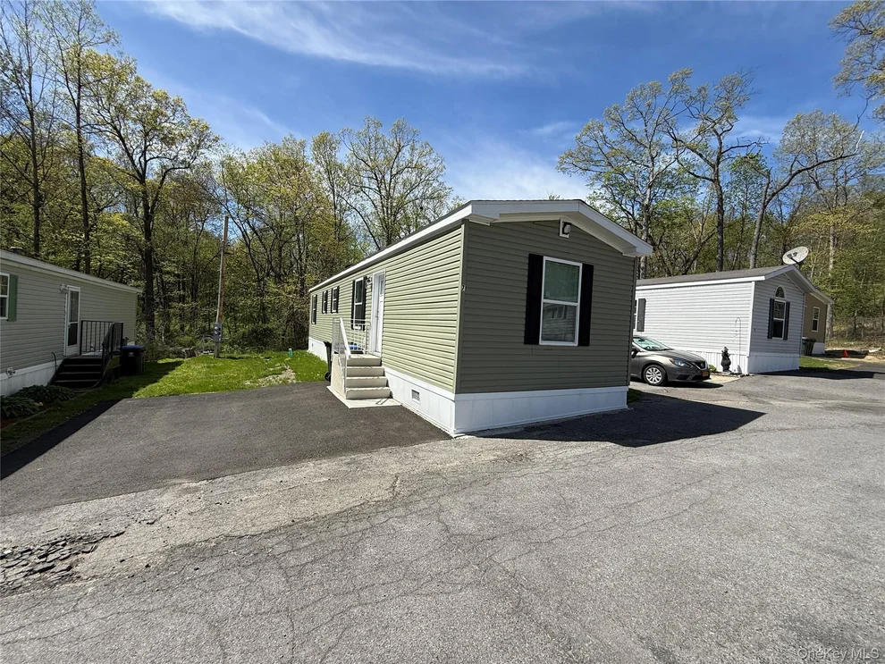 Unit for sale at 3146 Route 9w, New Windsor, NY 12553