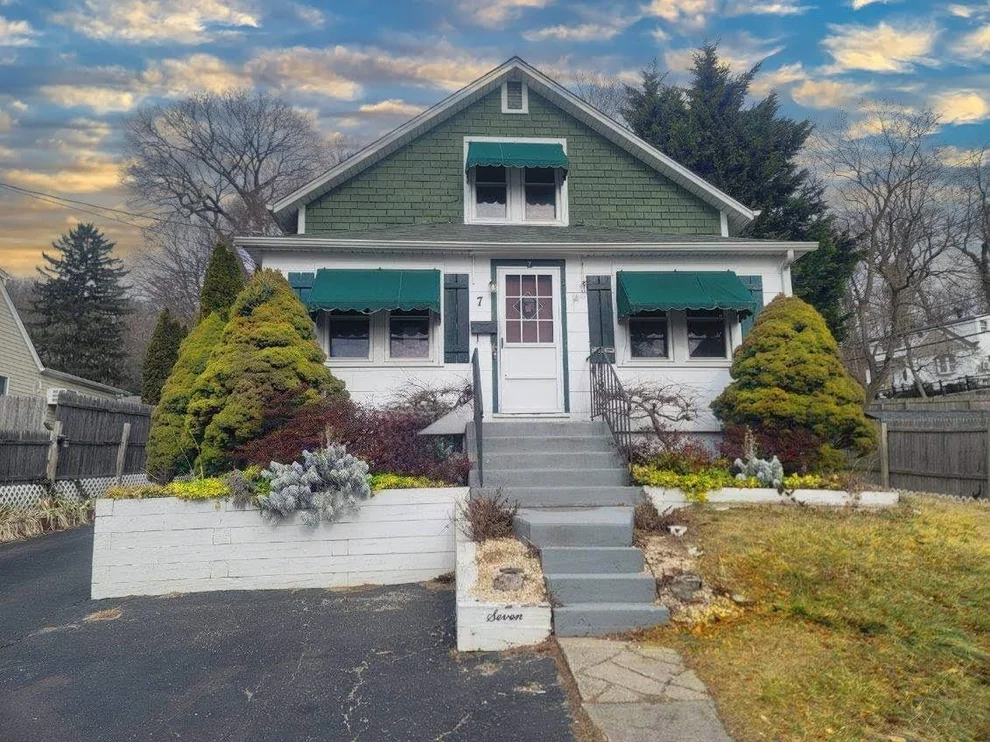 Unit for sale at 7 North Street, Huntington, NY 11746