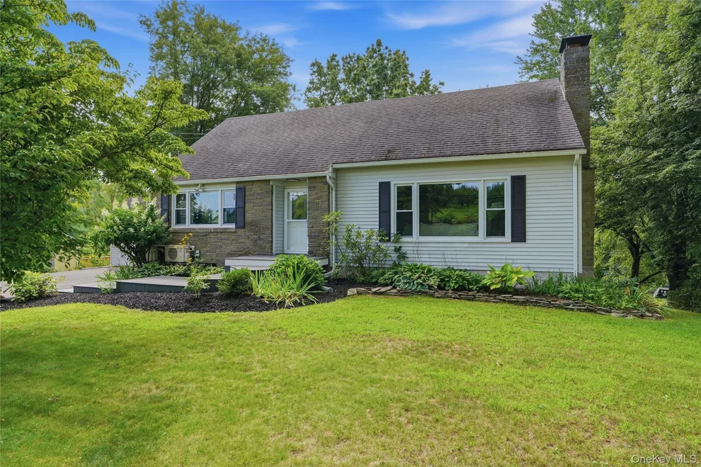 Unit for sale at 16 Gabriety Road, Lloyd, NY 12528