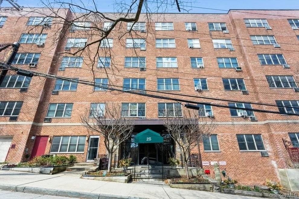 Unit for sale at 25 Franklin Avenue, White Plains, NY 10601