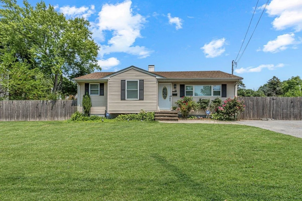 Unit for sale at 51 Andrews Avenue, Babylon, NY 11798