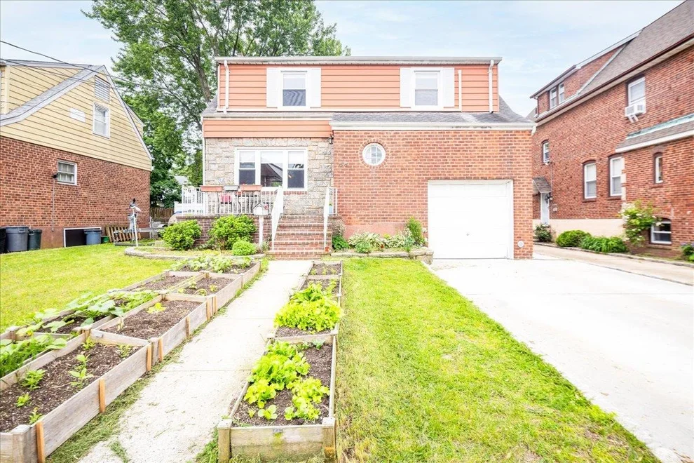 Unit for sale at 66 Trafalgar Square, Hempstead, NY 11563