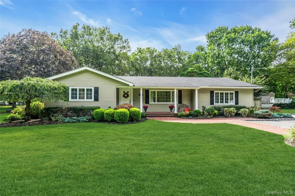 Unit for sale at 68 Churchill Lane, Smithtown, NY 11787