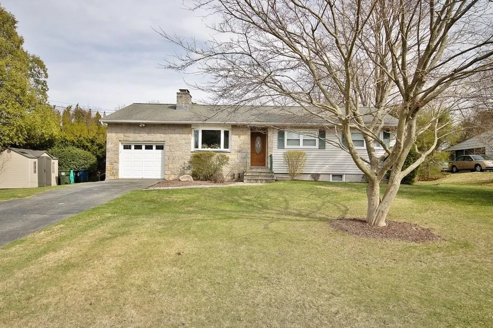 Unit for sale at 118 Overlook Drive, Carmel, NY 10541