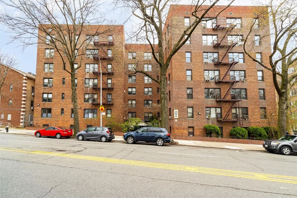 Unit for sale at 2244 Bronx Park E, New York, NY 10467