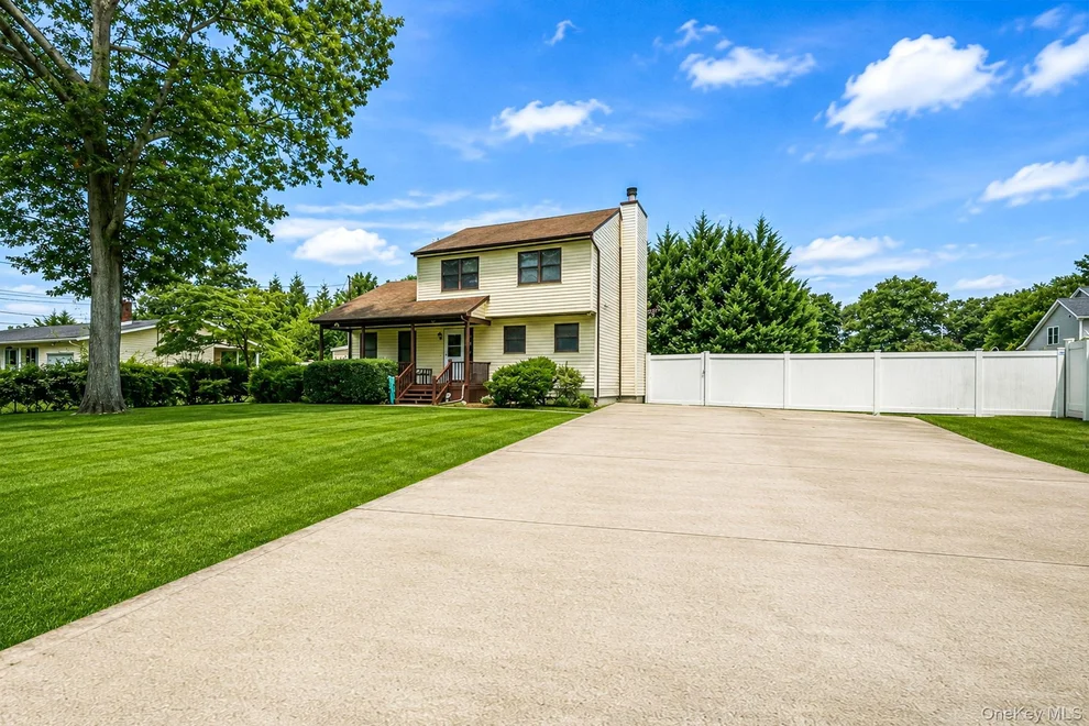 Unit for sale at 14 Roosevelt Avenue, Smithtown, NY 11767